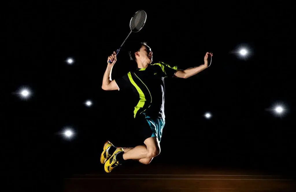 Forehand badminton shot